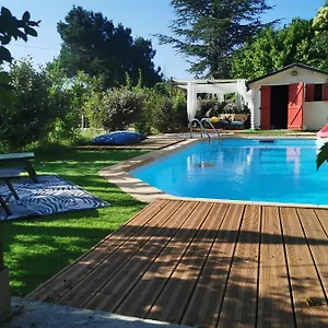 Avec Jardin + Parking Privatifs Et Piscine Partagée Chalet